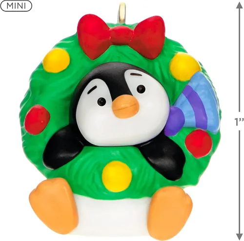 Miniatura 5 de Hallmark Keepsake Adorno de Navidad en miniatura de 1 pulgada 2023, pingüinos pequeños, una corona de bienvenida miniatura, regalos para ella