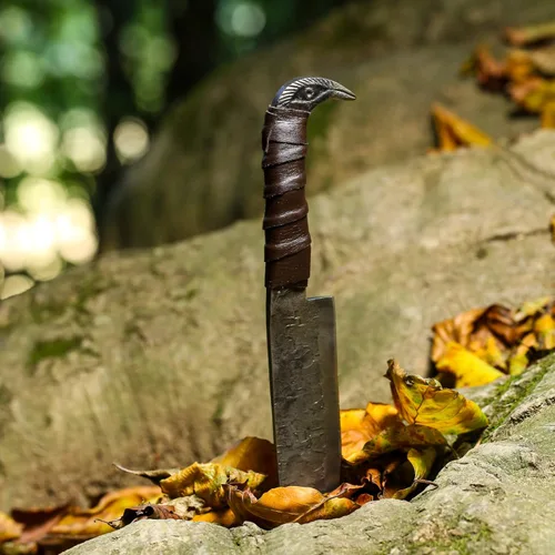 Miniatura 6 de Cuchillo Odin's Raven estilo vikingo nórdico de 10.3" - Hoja de acero al carbono forjada a mano de 6.5", empuñadura con cabeza de cuervo y funda