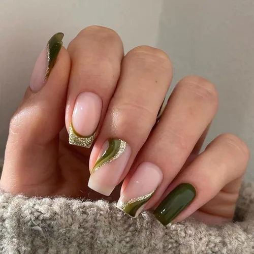 Uñas postizas verdes a presión - Uñas falsas cortas cuadradas con purpurina dorada y diseños de remolino, acabado brillante, uñas postizas acrílicas