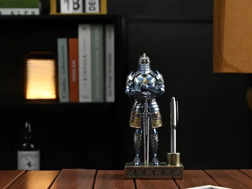 Miniatura 5 de Knight - Soporte decorativo para bolígrafos de resina, pisapapeles para escritorio, organizador de escritorio, regalos de festivales para novio, Azul