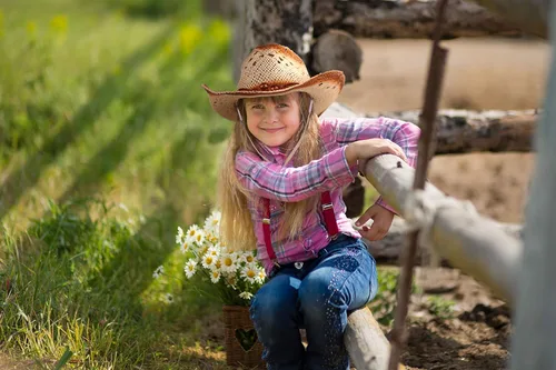 Miniatura 21 de Sombrero vaquero de paja con banda decorada, para disfraces de niños, de Simplicity
