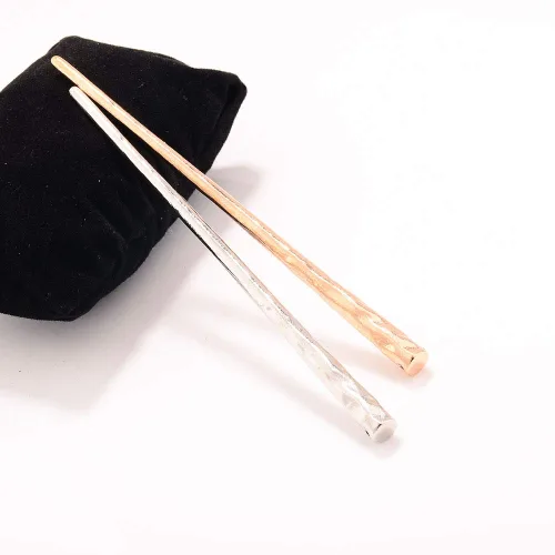 Miniatura 8 de RAYNAG Paquete de 4 palillos de metal para el cabello, palillos de pelo para niñas y mujeres, alfileres de aleación, dorado y plateado