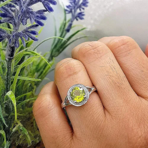Miniatura 29 de Dazzlingrock Collection Anillo de compromiso redondo de 0.276 in con halo de diamante blanco y vástago dividido para ella en oro macizo de 14