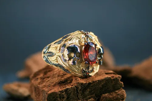 Miniatura 2 de Gilded Skull Ring with Red Zircon Stone - Unique 925 Silver Craftsmanship