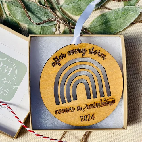 Miniatura 3 de After Every Storm Comes A Rainbow Ornament 2024 con fecha - Año Nuevo Superando desafíos - Regalo de bebé arcoíris - Nuevos padres - Estilo rústico