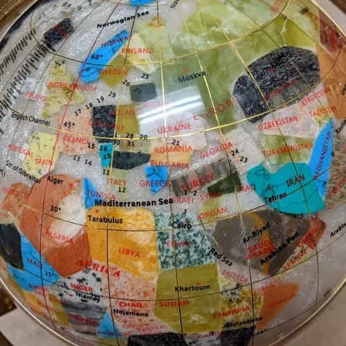 Miniatura 8 de GLOBO DE PIEDRAS DE MADRE NÁCARLA DE 14" con soporte dorado