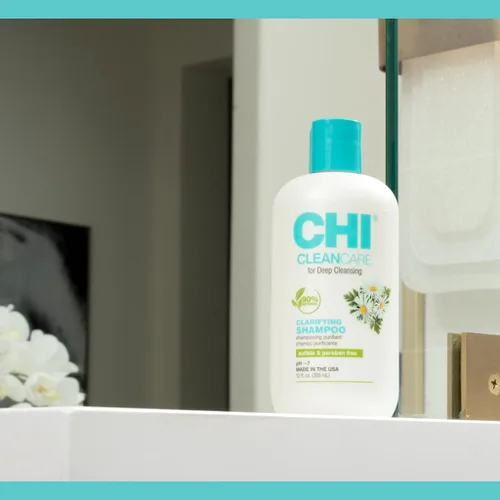 Miniatura 4 de CHI CleanCare Champú Clarificante, Limpia Profundamente el Cabello y el Cuero Cabelludo, Elimina la Acumulación y Restaura la Humedad del Cabello