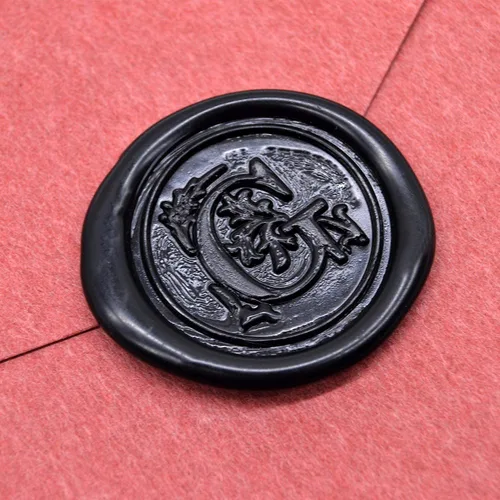 Miniatura 2 de Sello medieval de cera del alfabeto con inicial, mango de madera con cabeza de latón, para tarjeta de Acción de Gracias, sobre, envoltura de regalo
