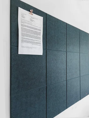 Miniatura 15 de Tabla de corcho alternativa de 24 x 36 pulgadas, paquete de 6 azulejos de pared de fieltro con pestañas adhesivas extraíbles seguras, tableros