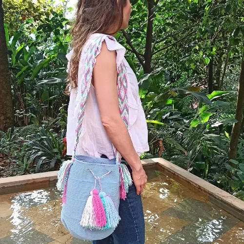 Miniatura 2 de Bolso Wayuu grande hecho a mano, mochila colombiana wayuu. Antigua y preciosa obra de arte realizada por indígenas. Bolso bandolera o bandolera