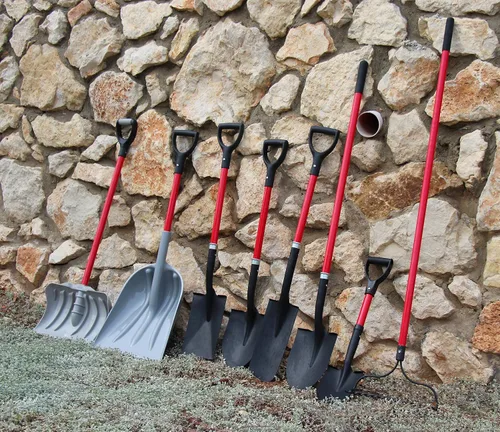 Miniatura 7 de TABOR TOOLS Pala con hoja redondeada y cómodo mango de agarre en D de 31 pulgadas de fibra de vidrio, pala de excavación. J201A.