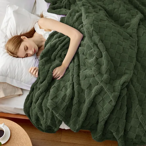 Miniatura 10 de Bedsure GentleSoft - Manta verde salvia para sofá, manta de forro polar a cuadros, regalos de Navidad para mujeres, hombres y niñas, bonita manta