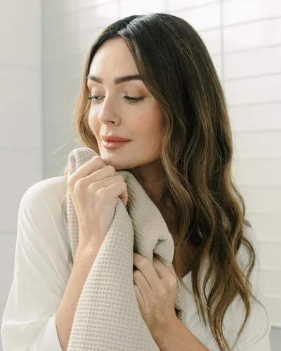 Miniatura 5 de Cozy Earth Toallas de baño de punto gofre, 60% algodón, 40% viscosa de bambú, 40 x 65 pulgadas, rizo suave y absorbente, reversible, patrón de punto