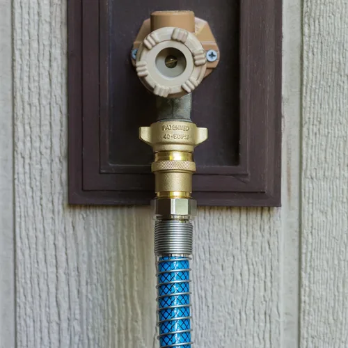 Miniatura 2 de Regulador de presión de agua de latón Camco para marina/RV – Protege los pequeños electrodomésticos de la cocina de RV, fontanería y mangueras