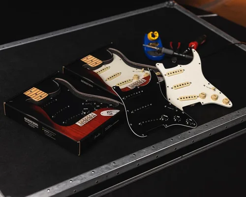 Miniatura 4 de Golpeador Strat precableado, Pure Vintage '59 con RWRP Midde, negro de 11 agujeros PG