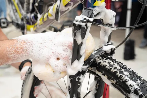 Miniatura 6 de SILCA Bike Spa - Ultimate Bike Wash Concentrado de baño de burbujas ecológico - Surfactantes avanzados encapsula la suciedad - aroma Cherry Glow