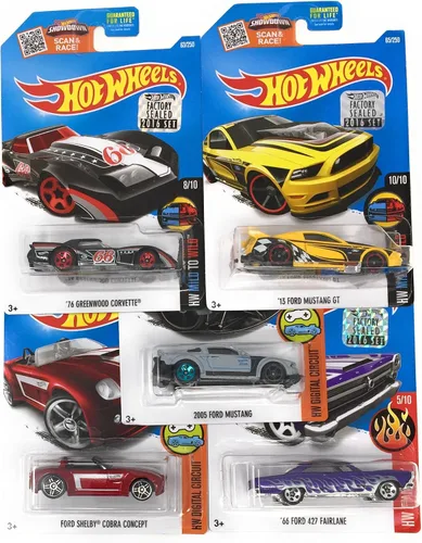 Hot Wheels Muscle Car Madness - Juego de 5 unidades de fundición aleatoria con varios corbetas, Mustangs, Camaros, Chargers, GTO, Firebirds, Shelby