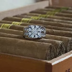 Miniatura 7 de TwoBirch Anillo de plata de ley con canal redondo estilo Sun Burst para hombre con circonita cúbica (tamaño 2 quilates)
