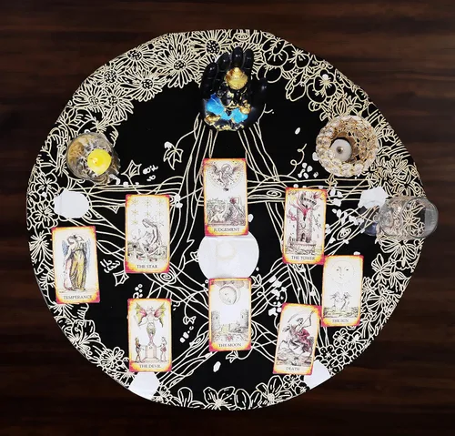 Miniatura 3 de Indian Consigners Pentagrama floral Alter Cloth cubierta de altar perfecta tarot propagación brujería (17.7 x 17.7 in (18 x 18 pulgadas), dorado)