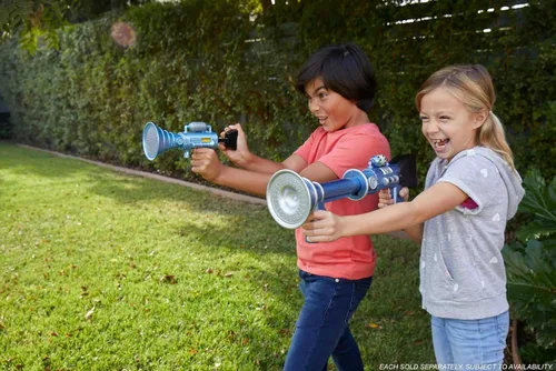 Miniatura 2 de Mattel Minions Tiny Toot Fart Toy Blaster, accesorio de juego de rol con mecanismo de disparo para variar el sonido