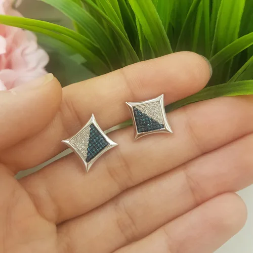 Miniatura 8 de Dazzlingrock Collection Pendientes de tuerca redondos de 0,38 quilates con forma de cometa de micro pavé de diamante blanco y azul