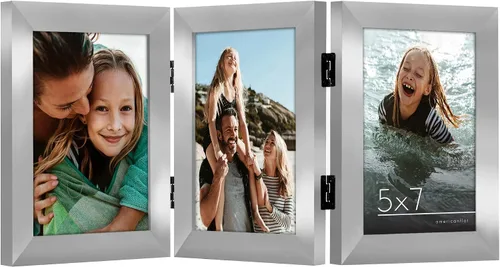 Miniatura 14 de Armazón de fotos con bisagra y frente de vidrio. Fabricado para exhibir dos fotos de 4 x 6 pulgadas, se para de manera vertical en el escritorio