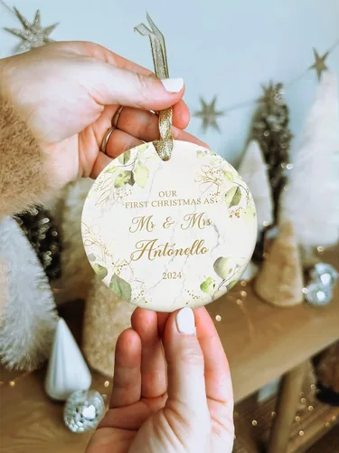 Miniatura 5 de Adorno personalizado Mr y Mrs 2024, Adorno personalizado de primera Navidad como Mr y Mrs para parejas, regalos de boda personalizados, primera