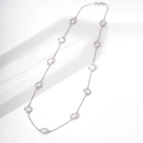Miniatura 3 de Tienda Essentials Collar de plata de ley chapada en platino o oro hecho con circonitas Infinite Elements (anteriormente colección Tienda)