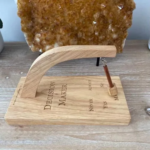 Miniatura 5 de MSUIINT Tomador de decisiones, balancea el péndulo estándar y encuentra la respuesta a tu pregunta, selector magnético oscilante creativo de madera