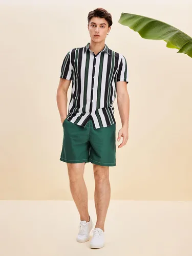 Miniatura 5 de OYOANGLE Conjunto de 2 piezas para hombre, camisa y pantalones cortos con botones y manga corta