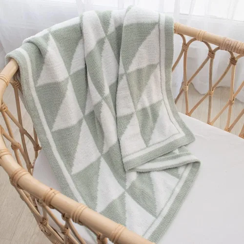 Miniatura 2 de Living Textiles Manta de Chenille para Bebé - Triángulo Salvia Ultrasuave, Gruesa y Versátil Manta Cálida para Recién Nacidos, Manta para Cuna