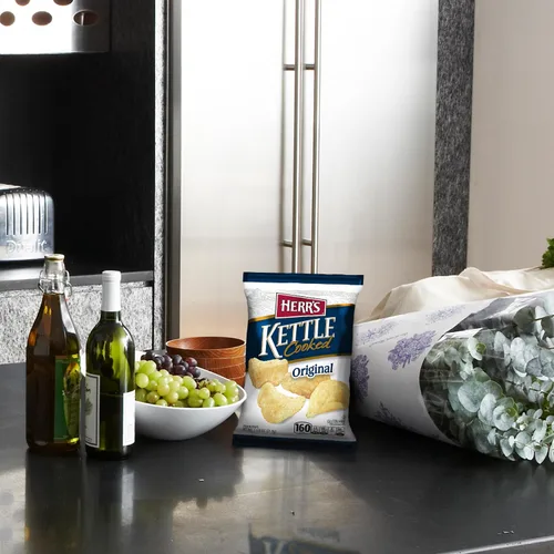 Miniatura 5 de Herr's Chips originales de hervidor, 1.125 onzas (paquete de 30 bolsas) – crujientes y doradas con sabor clásico – perfectas para almuerzos y viajes