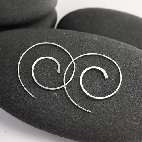 Miniatura 31 de Aretes de aro finos martillados, elegantes plata esterlina geométrica sólida, relleno de oro y relleno de oro rosa; para mujer por Lotus Stone
