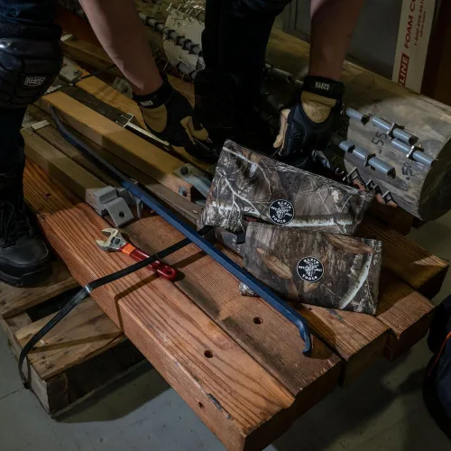 Miniatura 4 de Klein Tools 55560 Bolsas con cremallera, las bolsas de camuflaje son de 12.5 y 10 pulgadas, camuflaje de tejido balístico 1680d de 2 piezas
