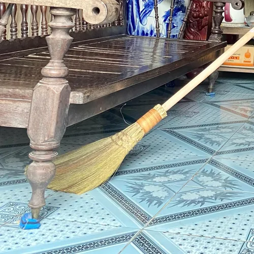Miniatura 9 de Escoba batidora natural vietnamita - Escoba suave de paja - Escoba de mango largo para limpieza, decoración, boda con 45.28 pulgadas de longitud