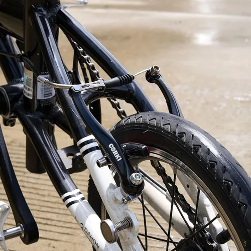 Miniatura 8 de Corki Cycles Linear Mountain Bike V-Brake Set delantero y trasero 2 pares - Pastillas de freno de 2.756 in