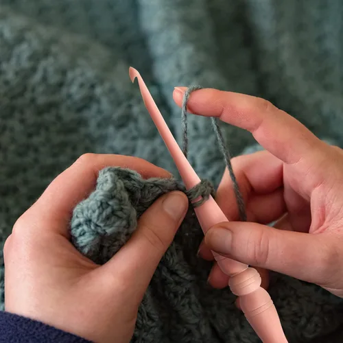 Miniatura 2 de Ommi - Ganchos de ganchillo con mango ergonómico, gancho de ganchillo hecho a mano de 7 pulgadas, aguja de tejer, tejido de hilo para manualidades