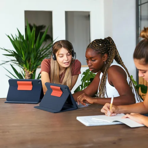 Miniatura 11 de Logitech Rugged Combo 3 Touch iPad® Funda de teclado con trackpad y conector inteligente para iPad (7ª, 8ª y 9ª generación) para educación - Azul