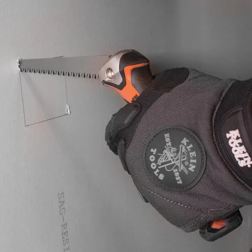 Miniatura 4 de Klein Tools 31737 Sierra Plegable de Punzón / Sierra de Mano para Paneles de Yeso con Bloqueo a 180 y 125 Grados y Orificio de Sujeción