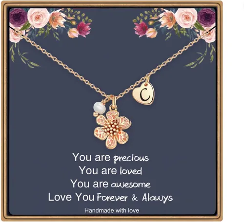 IEFLIFE Collar de flores para adolescentes, chapado en oro de 14 quilates, dije de corazón con inicial de flores, joyería para niñas, dama de honor,