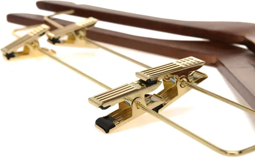 Miniatura 8 de Perchas de madera de calidad para faldas con clips, paquete de 20 perchas de nogal para pantalones con clips de metal dorado ajustables, gancho