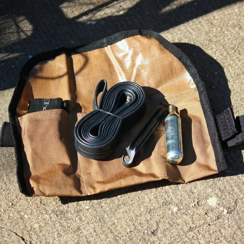 Miniatura 7 de PACK2RIDE Blossom Bolsa de Sillín Enrollable para Bicicleta - Portaherramientas para Bicicleta - Resistente al Agua y Duradera de Tela Cordura