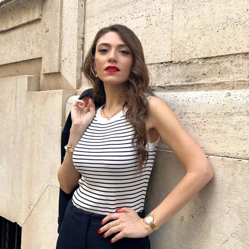 Miniatura 3 de GOELIA Camisetas sin mangas de verano para mujer, estilo casual, sin mangas, cuello corazón, ajustadas, básicas, para salir, camisetas de punto