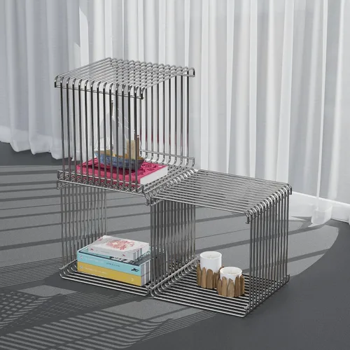 Miniatura 6 de Mesa auxiliar cuadrada de geometría retro, mesa auxiliar de metal lineal de acero inoxidable, estante de escritorio multiusos de hierro (plateado)