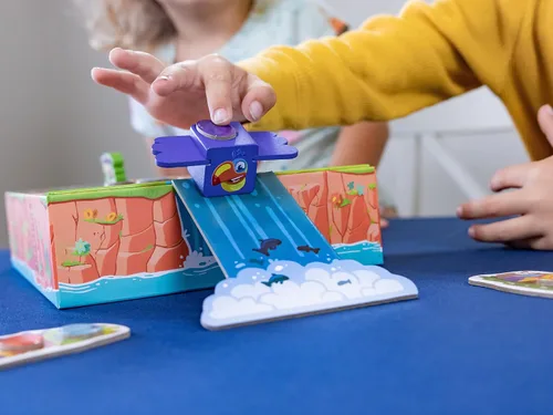 Miniatura 3 de Slidin' Toucan Fun Cooperative Action - Juego de mesa preescolar para niños y familias, juego educativo de tucán y huevos de Blue Orange Games - 2 a