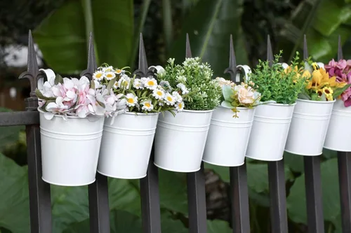 Miniatura 7 de Dahey 10 macetas colgantes de metal y hierro para barandilla, balcón, jardín, decoración del hogar, soportes para flores con ganchos desmontables