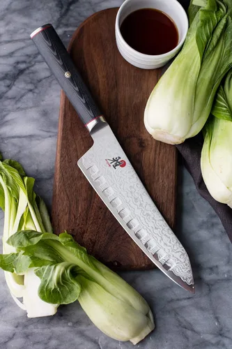 Miniatura 3 de MIYABI Kaizen - Cuchillo Santoku con borde hueco de 7 pulgadas
