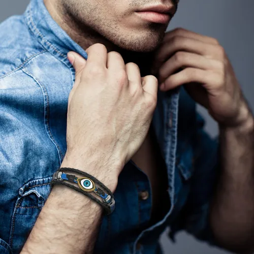 Miniatura 2 de COOLSTEELANDBEYOND Pulsera de tres filas de cuentas de cuero contra el mal de ojo para hombre y mujer