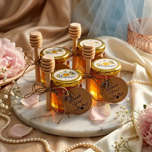 Miniatura 3 de IIKUM Paquete de 20 tarros de miel de vidrio, tarros hexagonales de miel de 1.5 onzas con tapas, cucharitas de miel de madera, colgantes de abeja