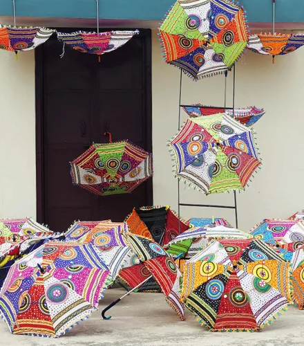 Miniatura 3 de Marubhumi Paraguas de diseño indio hecho a mano de algodón multicolor multicolor bordado Boho paraguas sombrilla (5 unids)